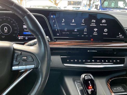 Used 2024 Cadillac Escalade Premium Luxury w/ Performance Package image 7