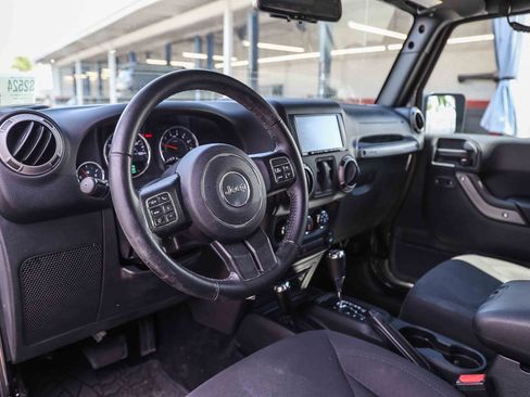 Used 2018 Jeep Wrangler Sport AWD/4WD image 16