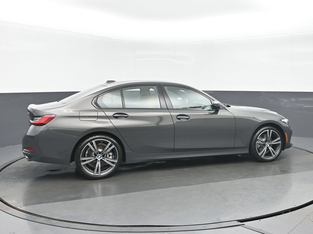 Used 2023 BMW 330i xDrive Sedan w/ Premium Package AWD/4WD image 3
