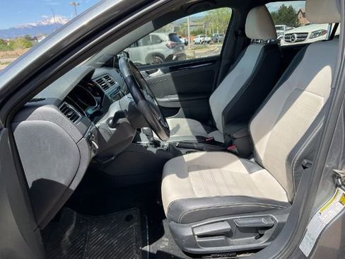 Used 2015 Volkswagen Jetta Sport FWD image 11