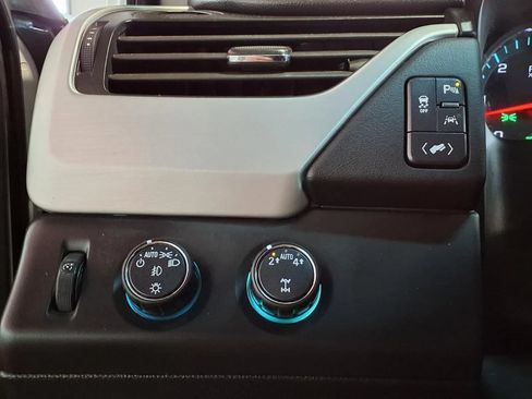 Used 2018 GMC Yukon SLT w/ Premium Edition AWD/4WD image 22