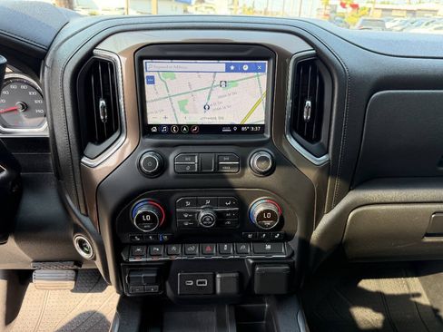 Used 2019 Chevrolet Silverado 1500 High Country w/ High Country Premium Package AWD/4WD image 25