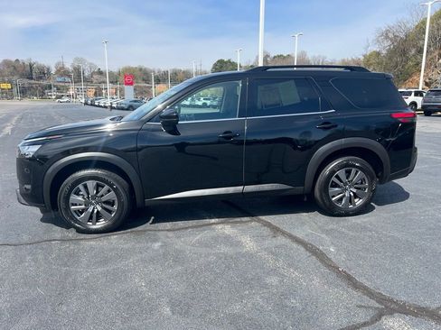 Used 2025 Nissan Pathfinder SV AWD/4WD image 4