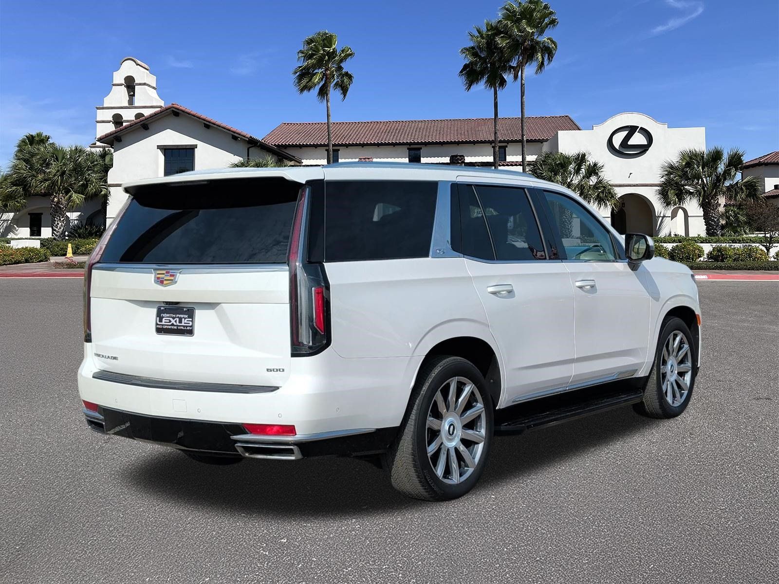 Used 2024 Cadillac Escalade Premium Luxury Platinum w/ LPO, Floor Liner Package AWD/4WD image 2