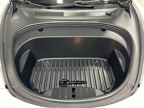 Used 2023 Tesla Model 3 Standard Range image 61