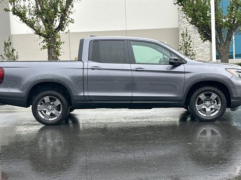 Certified 2025 Honda Ridgeline TrailSport image 3