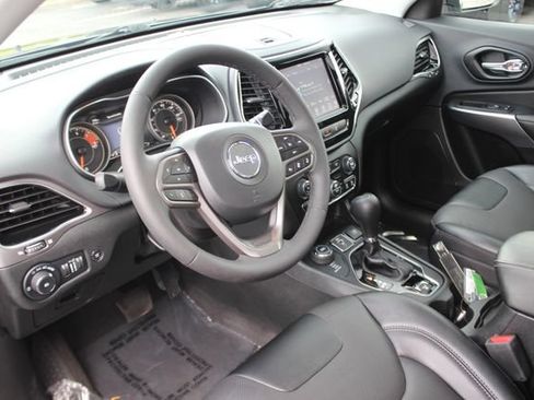 Used 2022 Jeep Cherokee Limited AWD/4WD image 3