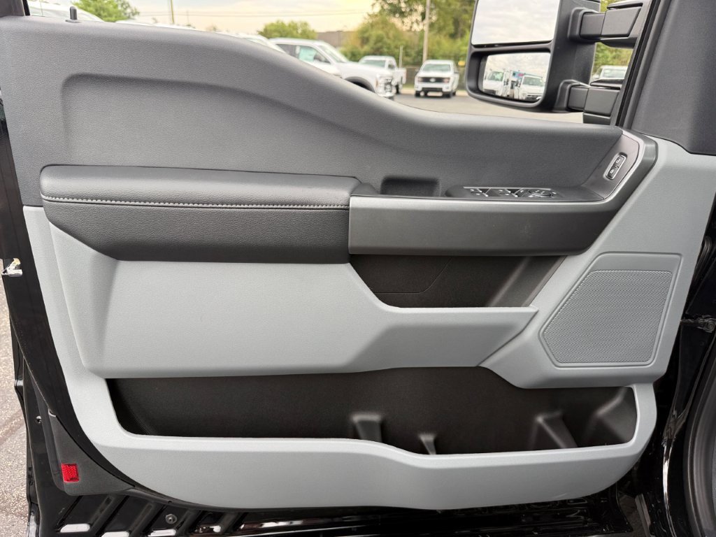 New 2026 Ford F350 XL w/ STX Appearance Package AWD/4WD image 11