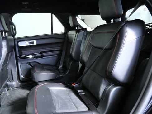 Used 2023 Ford Explorer ST-Line w/ Class IV Trailer Tow Package image 14