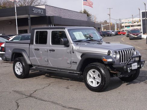Used 2020 Jeep Gladiator Sport w/ Quick Order Package 24S image 2