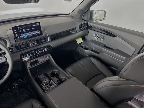 New 2025 Honda Pilot TrailSport image 28