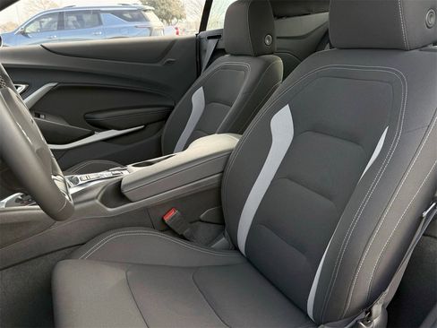 Used 2023 Chevrolet Camaro LT w/ Technology Package image 25