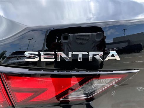Used 2024 Nissan Sentra SV FWD image 10
