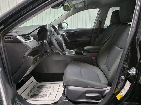 Used 2025 Toyota RAV4 LE AWD/4WD image 10