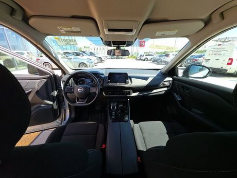 Used 2025 Nissan Rogue S image 25