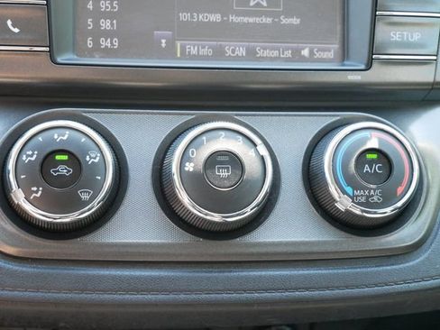 Used 2014 Toyota RAV4 LE AWD/4WD image 20