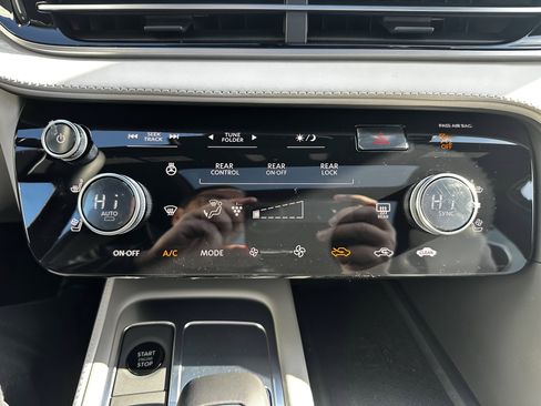 New 2026 INFINITI QX60 Autograph image 19