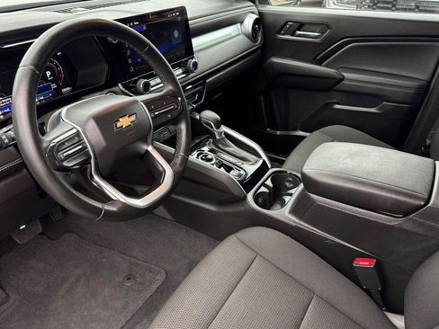 Used 2024 Chevrolet Colorado LT w/ LT Convenience Package AWD/4WD image 2