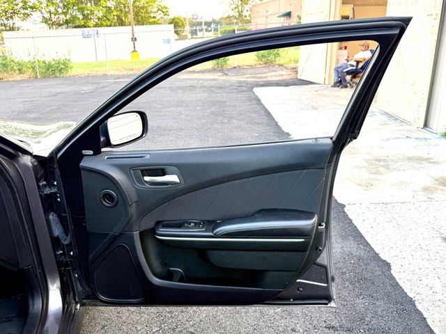 Used 2019 Dodge Charger R/T RWD image 17