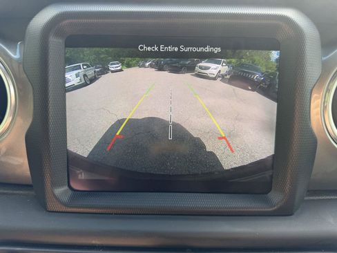 Used 2019 Jeep Wrangler Unlimited Sahara AWD/4WD image 19