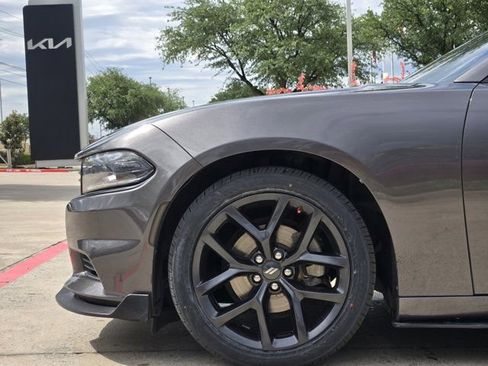 Used 2022 Dodge Charger SXT w/ Plus Group RWD image 10