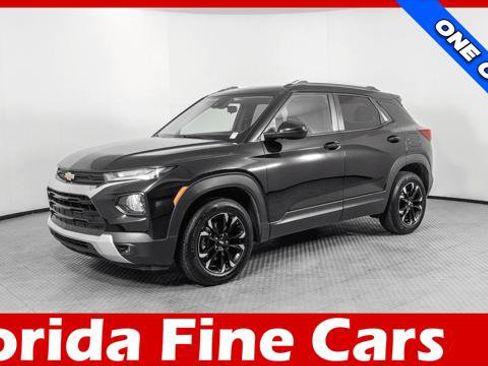 Used 2023 Chevrolet TrailBlazer LT image 1