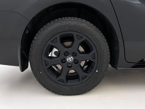 Used 2025 Toyota Sienna XLE Woodland Edition image 34