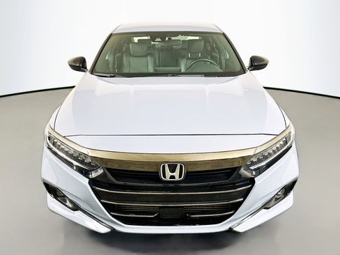 Used 2022 Honda Accord Sport image 2