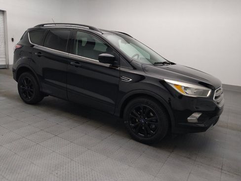 Used 2018 Ford Escape SE FWD image 11
