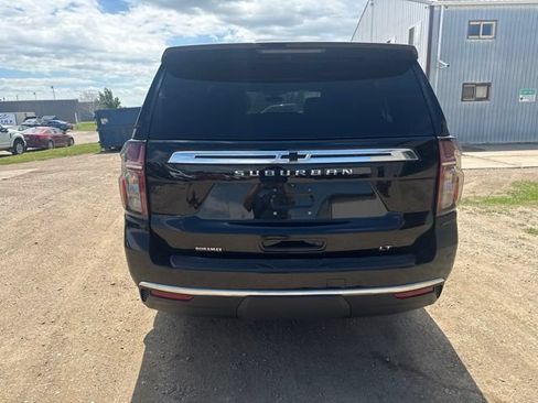 Used 2022 Chevrolet Suburban LT AWD/4WD image 11