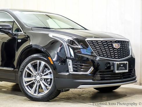 Certified 2025 Cadillac XT5 Premium Luxury image 5