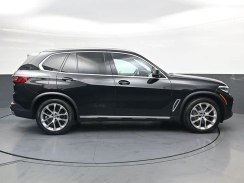 Used 2022 BMW X5 xDrive40i w/ Premium Package AWD/4WD image 3