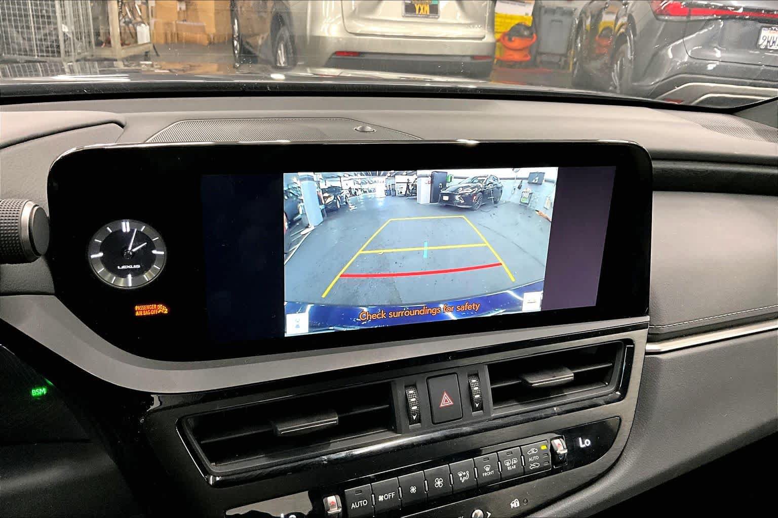 Used 2024 Lexus ES 300h w/ Premium Package FWD image 27