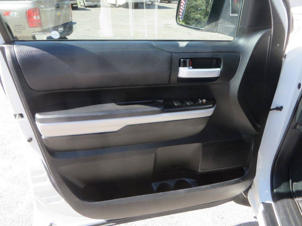 Used 2018 Toyota Tundra SR5 AWD/4WD image 13