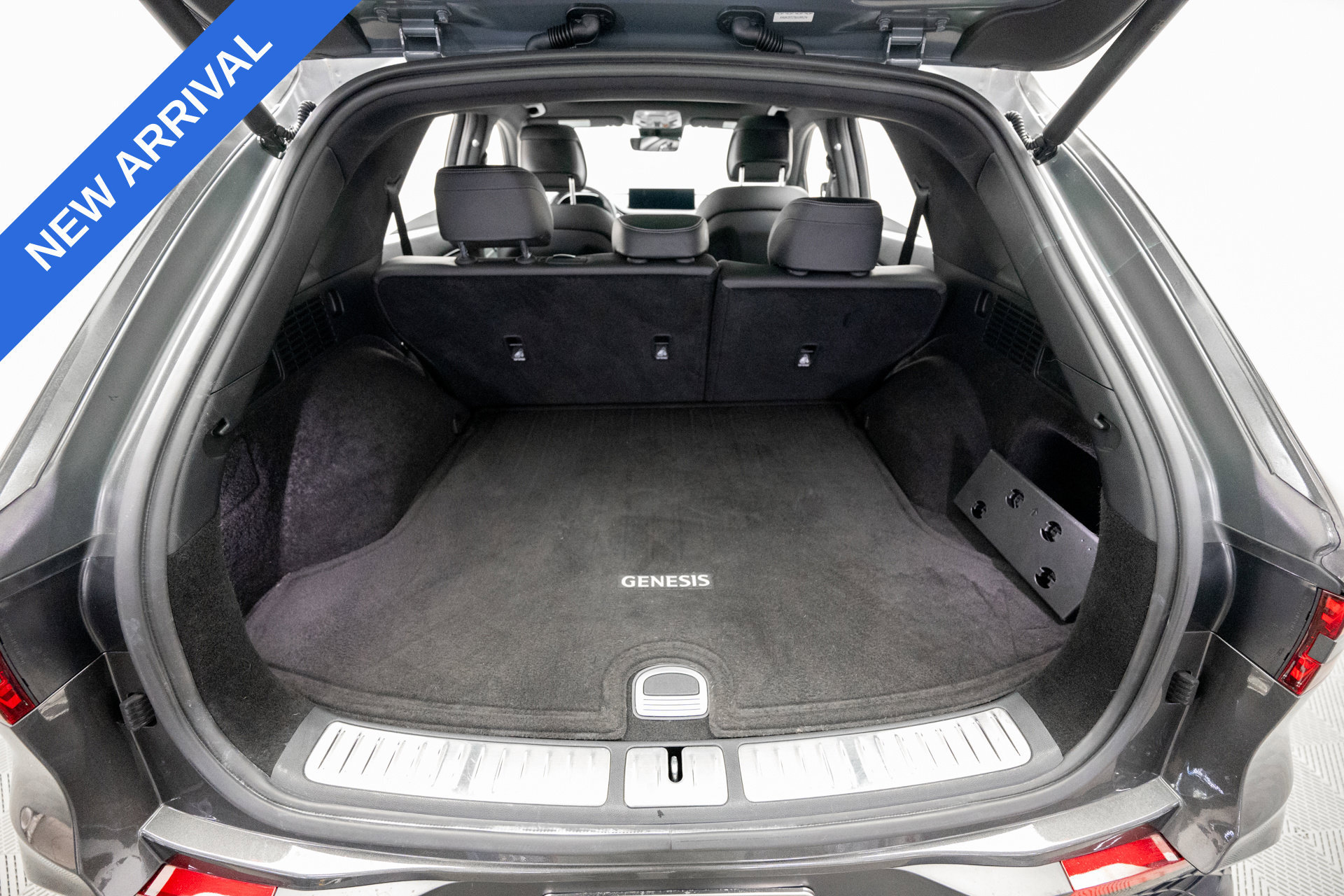 Used 2025 Genesis GV70 3.5T Sport AWD/4WD image 37