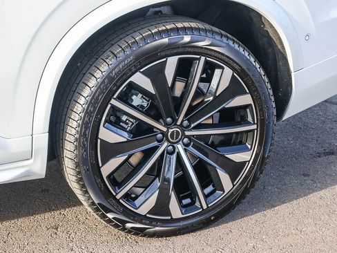 New 2026 Volvo XC90 T8 Ultra w/ Lounge Package image 9