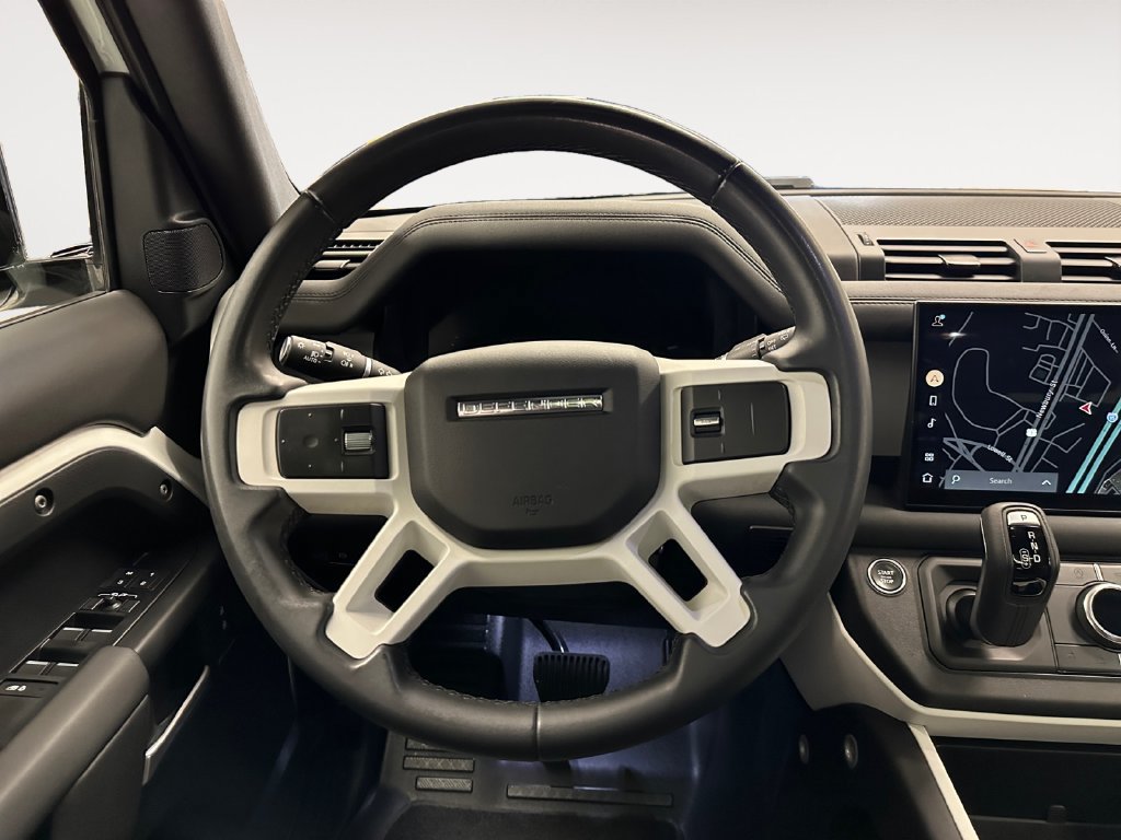 Used 2025 Land Rover Defender 110 S AWD/4WD image 13