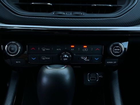 Used 2025 Jeep Compass Trailhawk image 26