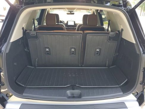 Used 2024 Nissan Pathfinder Platinum FWD image 30
