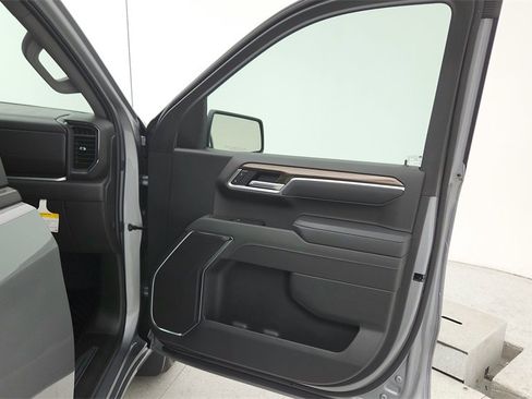 Certified 2025 Chevrolet Silverado 1500 LT image 29