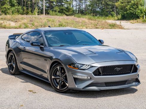 Used 2022 Ford Mustang GT Premium w/ Black Accent Package RWD image 3