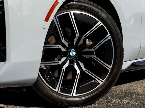 Used 2025 BMW 740i xDrive image 11