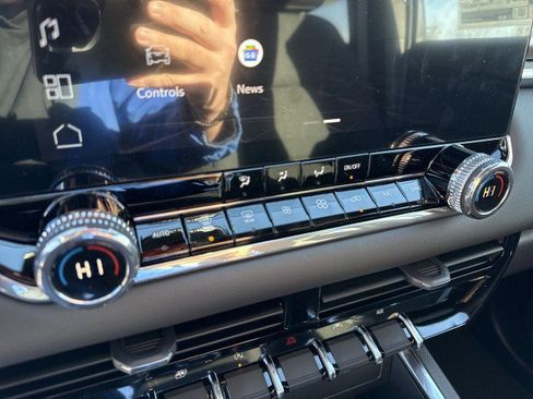 New 2026 GMC Canyon Elevation w/ Convenience Package image 15