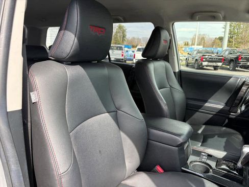 Used 2024 Toyota 4Runner TRD Off-Road Premium image 5