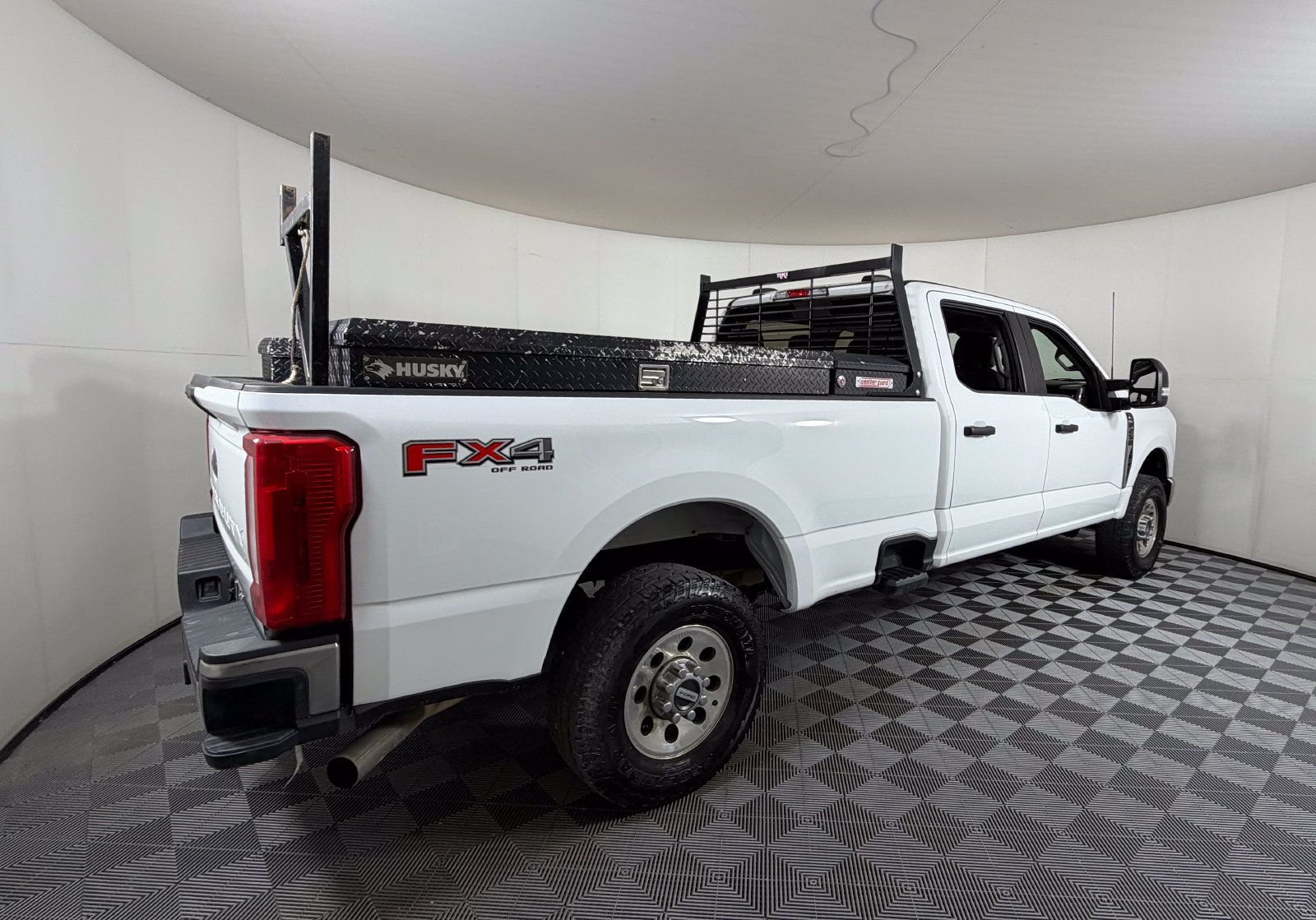 Used 2024 Ford F250 XL w/ FX4 Off-Road Package AWD/4WD image 4
