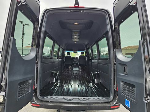 Used 2024 Mercedes-Benz Sprinter 3500 image 16