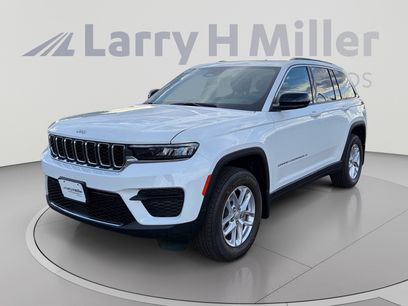 New 2026 Jeep Grand Cherokee Laredo w/ Trailer Tow Package