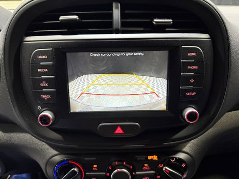 Used 2020 Kia Soul LX image 29