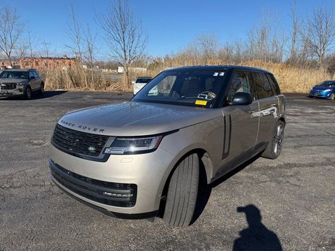 Used 2023 Land Rover Range Rover SE image 10