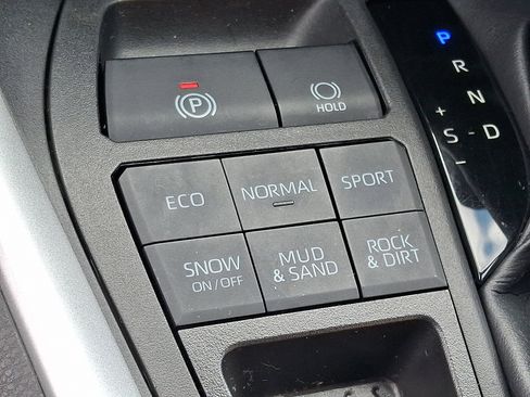 Certified 2023 Toyota RAV4 LE image 25